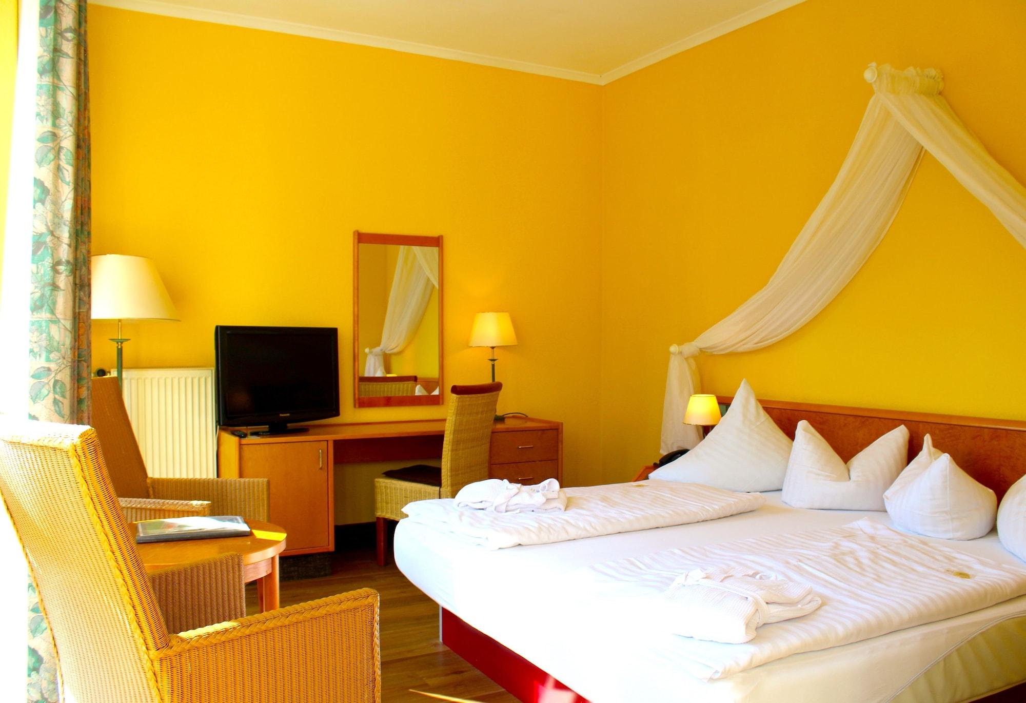 Park Hotel Fasanerie Neustrelitz Exterior photo