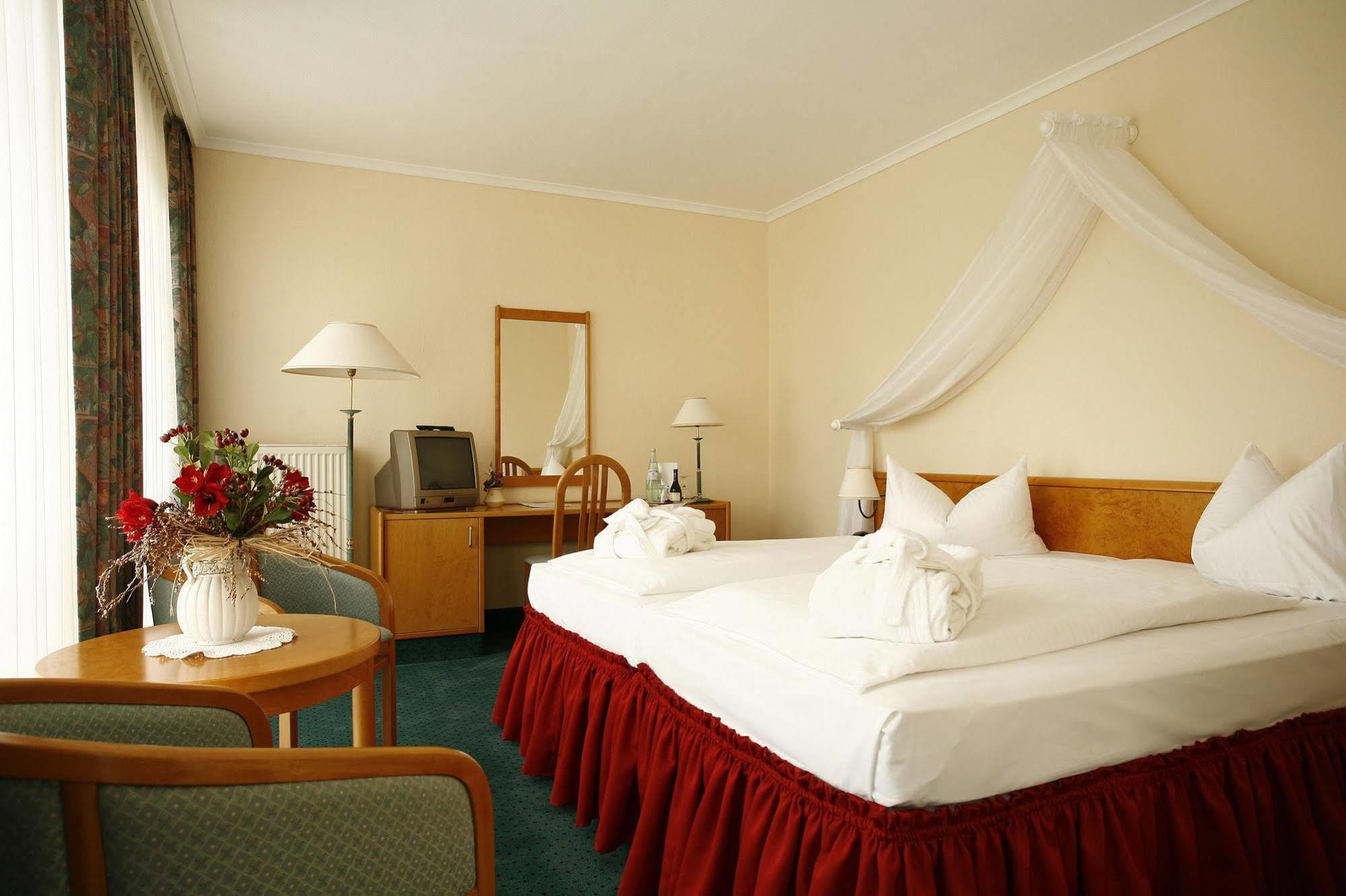 Park Hotel Fasanerie Neustrelitz Exterior photo